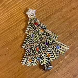 Avon 2008 Christmas tree 5th annual vintage brooch with roll over clasp